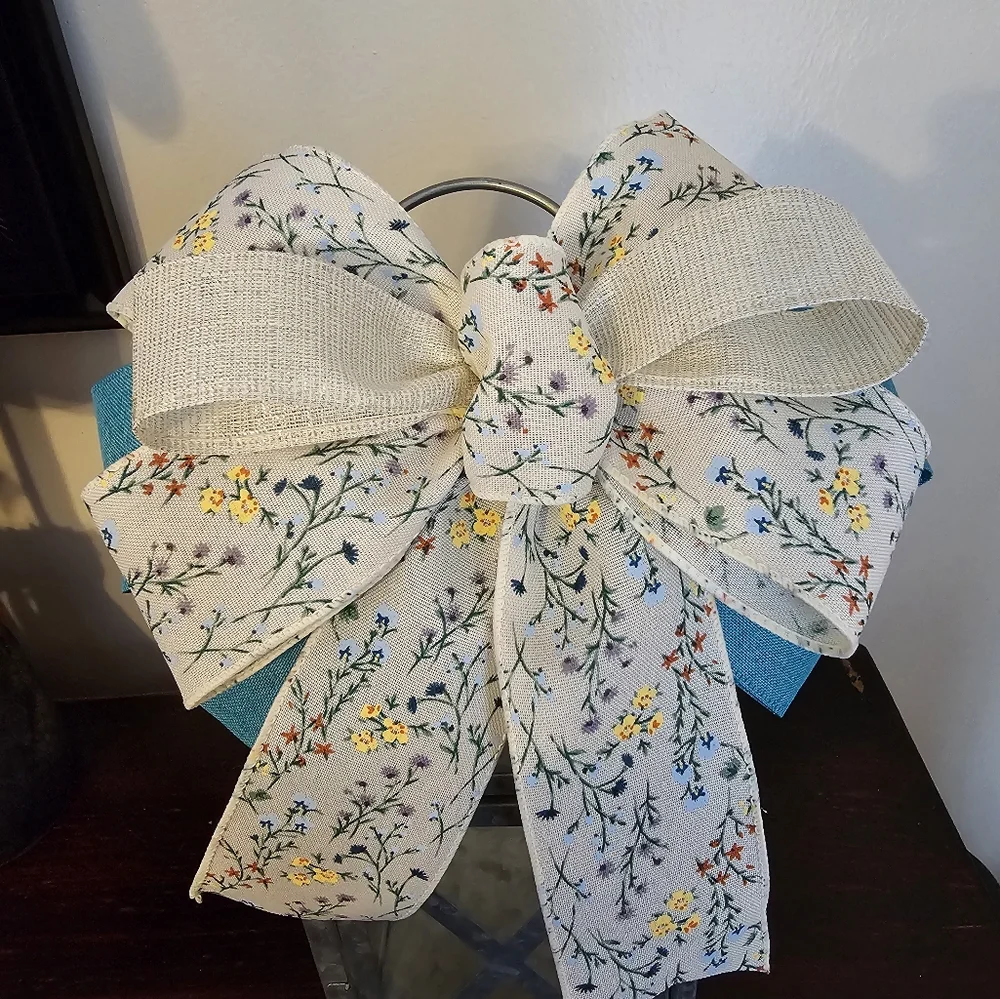 Spring Lantern Bow 💐